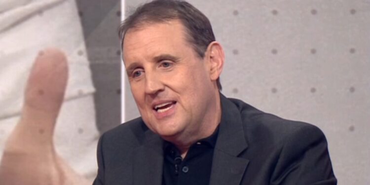 Peter Kay gatecrashes BBC weather report