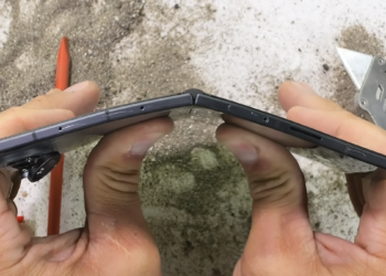 Samsung Galaxy Z Fold 8 survives the ultimate stress test Samsung Galaxy Z Fold 8 survives the ultimate stress test