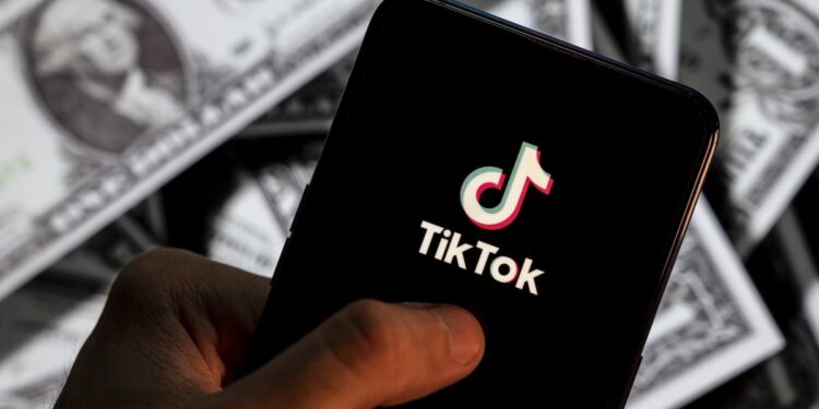 TikTok could let you send friends money via DM TikTok could let you send friends money via DM