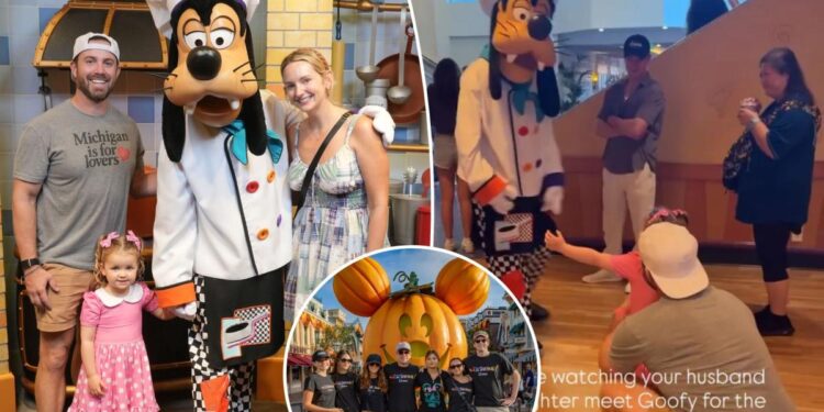 Matt Damon barely recognizable in heartwarming Disneyland moment: ‘More starstruck by Goofy’