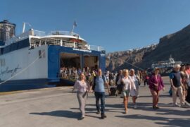 Greek ferry causing tourists to get seasick with high speeds