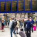 Private sector pay growth falls to six-year low, ONS says Private sector pay growth falls to six-year low, ONS says