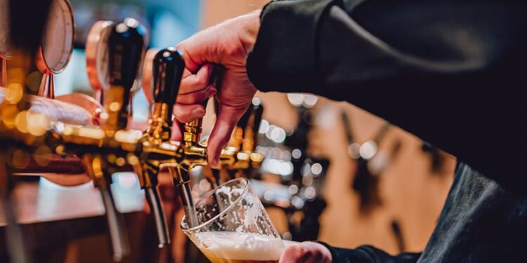 Camra membership hits eight-year low as losses near £800,000 Camra membership hits eight-year low as losses near £800,000