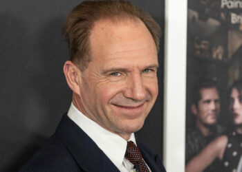 Ralph Fiennes backs Bell Inn bid