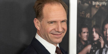 Ralph Fiennes backs Bell Inn bid