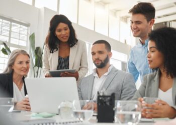 UK permanent hiring stabilises as REC-KPMG index hits 50