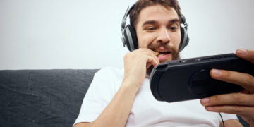 The Expanding Cultural Influence of Digital Games The Expanding Cultural Influence of Digital Games