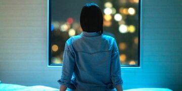 Neighborhood safety and greenery linked to longer sleep, study finds Neighborhood safety and greenery linked to longer sleep, study finds