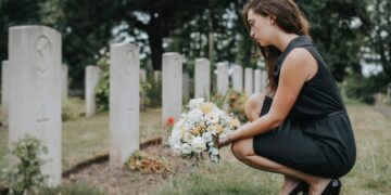 A memorial is for paying your last respects, but I have no respect for him