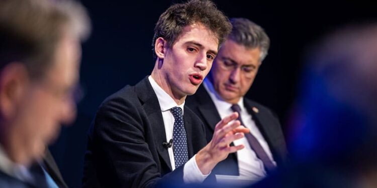 €3bn round values start-up at €21bn