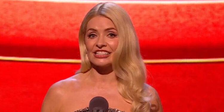 Holly Willoughby gushes over NTAs ‘honour’ as she presents award Holly Willoughby gushes over NTAs ‘honour’ as she presents award