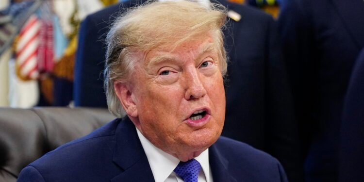 Donald Trump spotted appearing to ‘fall asleep’ in new TV appearance Donald Trump spotted appearing to ‘fall asleep’ in new TV appearance