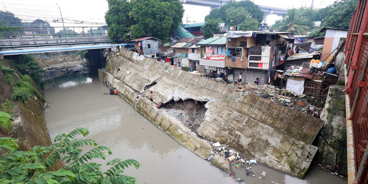 Marcos orders no-build zone enforcement amid floods