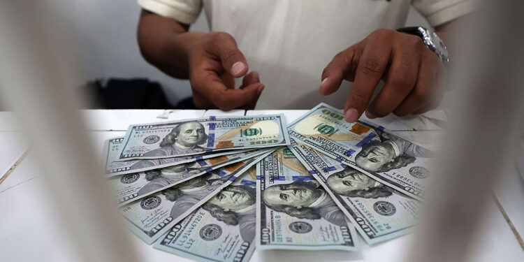 Peso hits new low, nears P63/