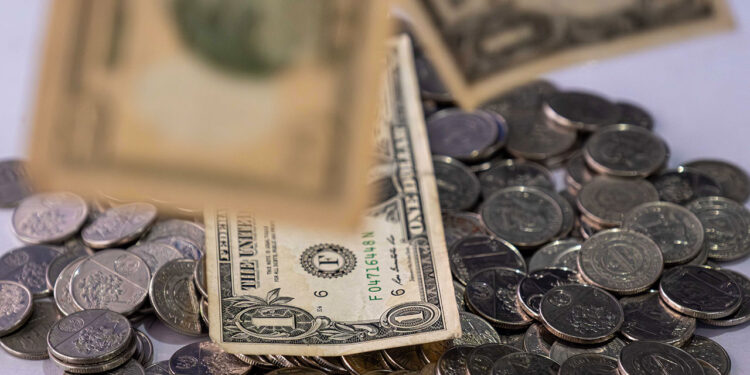 Philippine peso hits fresh low P62.40 vs US dollar