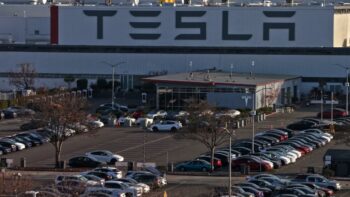 Tesla defends employees accused of using N-word