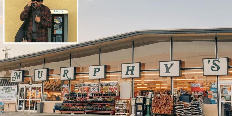 Leonardo DiCaprio fans swarm Murphy’s Market to see nonexistant pay phone