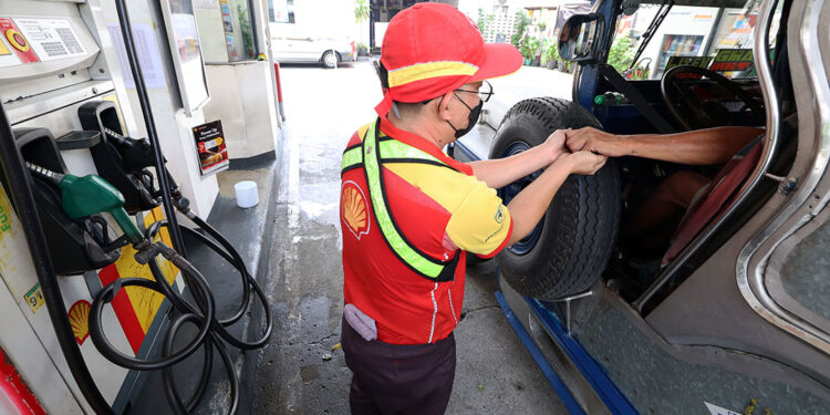DoE says fuel prices to stay above prewar levels until end-2026