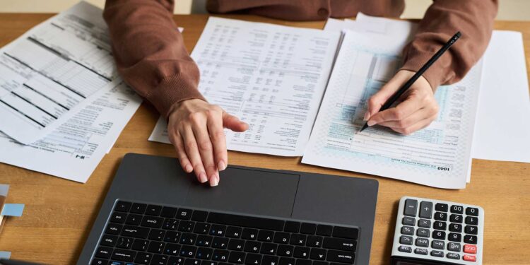 Can You Get Invoice Factoring With Poor Business Credit? Can You Get Invoice Factoring With Poor Business Credit?