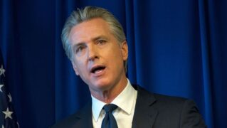 California social media law: Newsom signs under-16s curbs