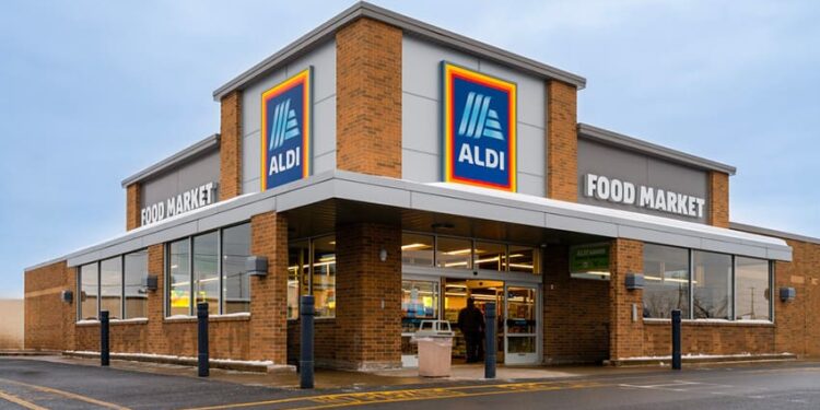 Aldi under fire over supermarket loyalty schemes attack