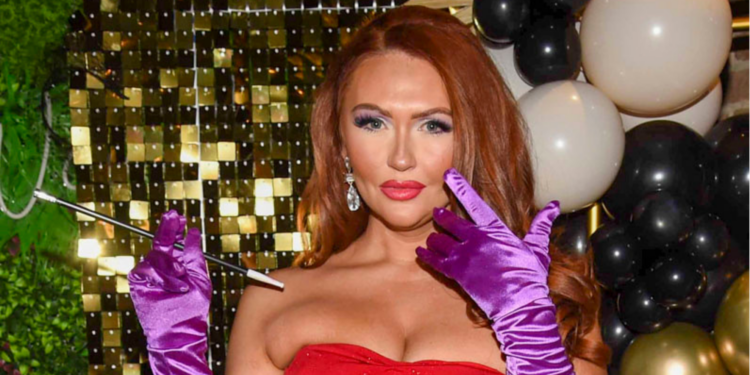 Charlotte Dawson celebrates ‘getting into her size 10 jeans’ after weight loss Charlotte Dawson celebrates ‘getting into her size 10 jeans’ after weight loss