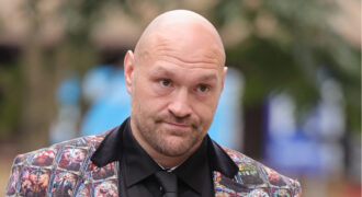 Tyson Fury fans stunned as he shares photo of himself at 28 stone