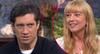 Vernon Kay accuses Sara Cox of ‘throwing him under the bus’ on radio show