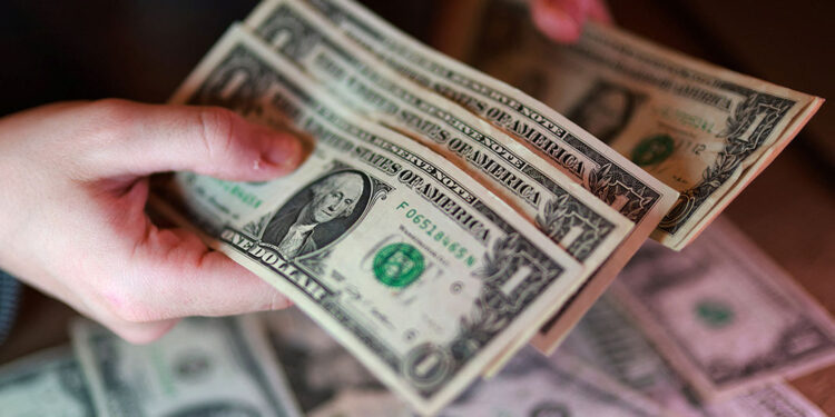 Philippines sees 5-million hot money outflows in August Philippines sees 5-million hot money outflows in August