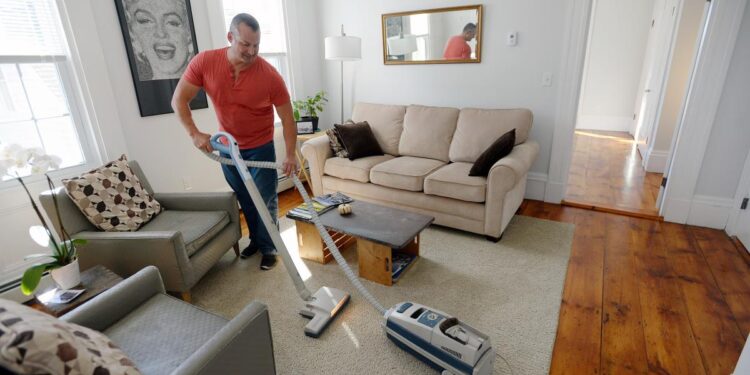 Angry Airbnb hosts threaten to leave rental platform over new rules Angry Airbnb hosts threaten to leave rental platform over new rules