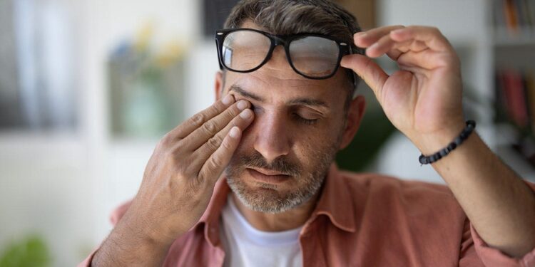 Eye doctor reveals the everyday habits that could put vision at risk