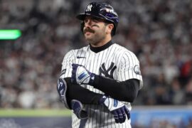 Yankees’ Austin Wells struggles in Game 3 after getting moved up in lineup Yankees’ Austin Wells struggles in Game 3 after getting moved up in lineup
