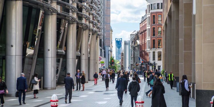Interest rate rise bets grow as UK unemployment falls